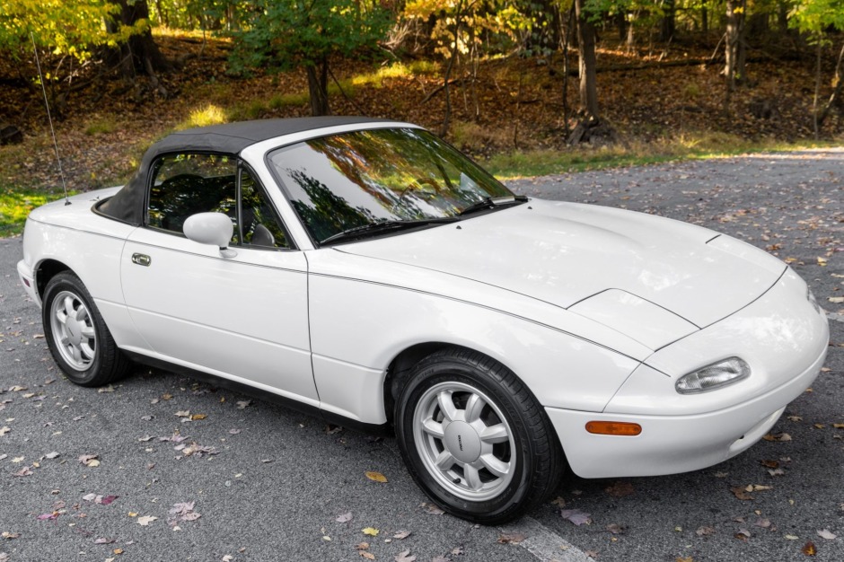 1992 Mazda MX-5 Miata VIN JM1NA3510N0329858 | Hagerty Valuation Tools